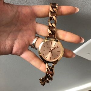 Michael kors woman watch rose gold